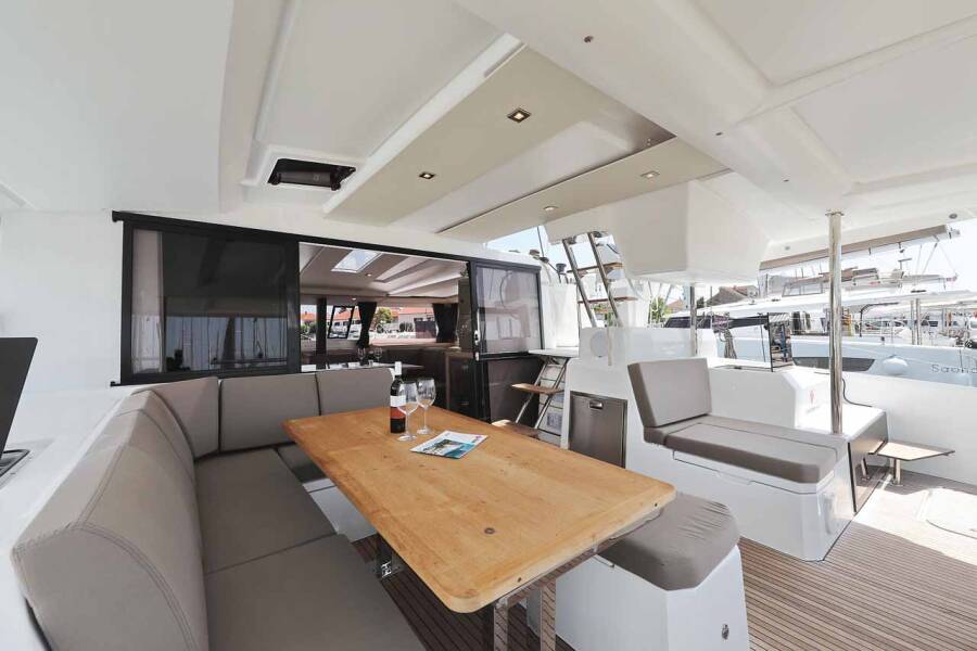 Fountaine Pajot Astrea 42