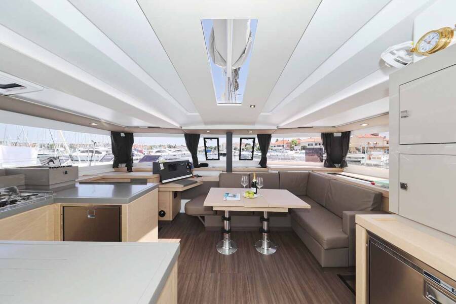 Fountaine Pajot Astrea 42