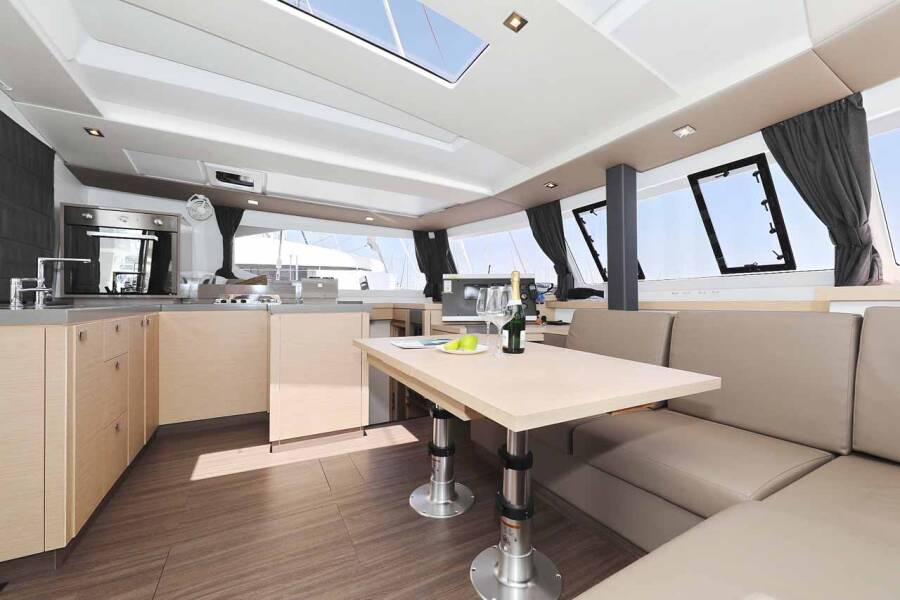 Fountaine Pajot Astrea 42