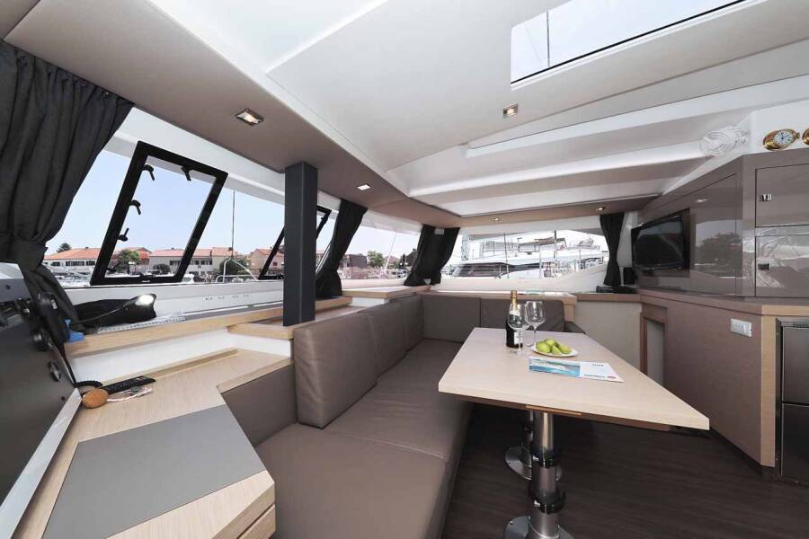 Fountaine Pajot Astrea 42