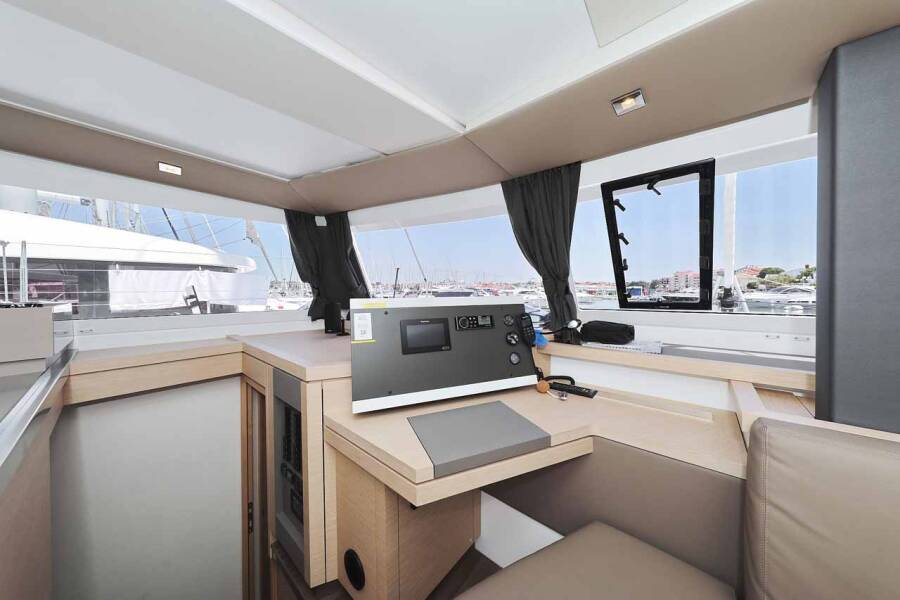 Fountaine Pajot Astrea 42