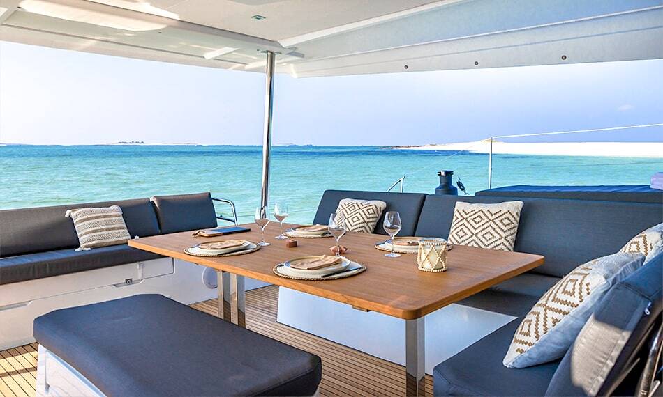 Fountaine Pajot Aura 51