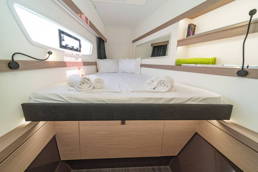 Fountaine Pajot Isla 40