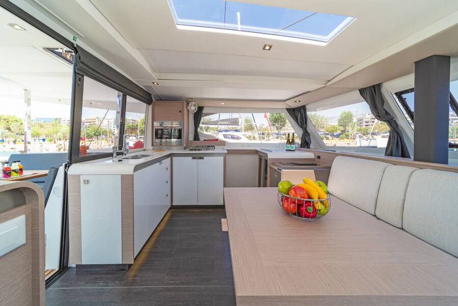 Fountaine Pajot Isla 40