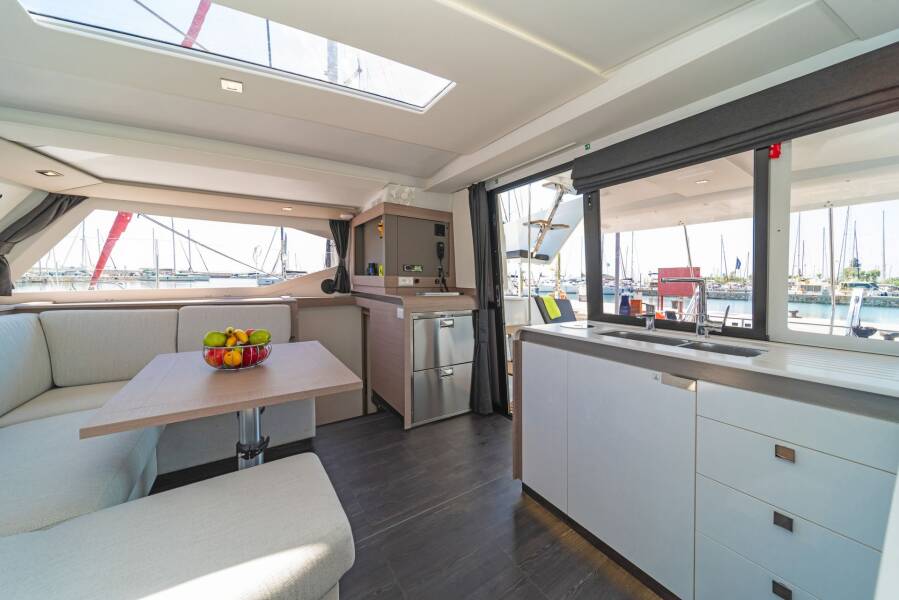 Fountaine Pajot Isla 40