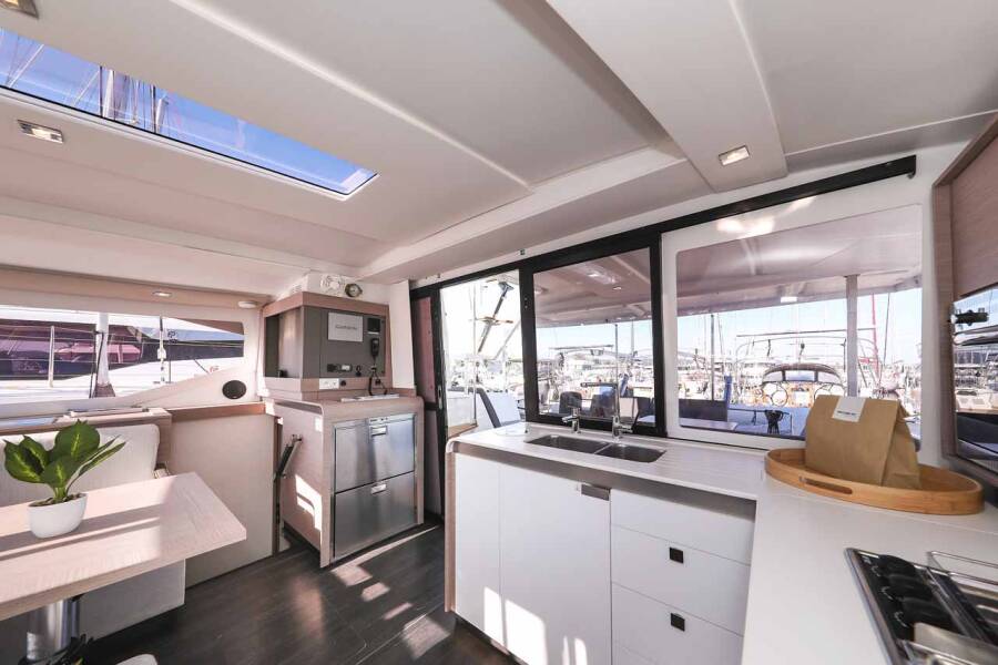 Fountaine Pajot Isla 40