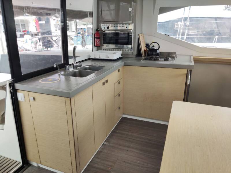 Fountaine Pajot Lucia 40