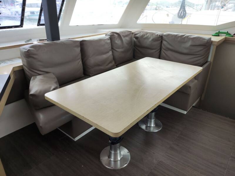 Fountaine Pajot Lucia 40