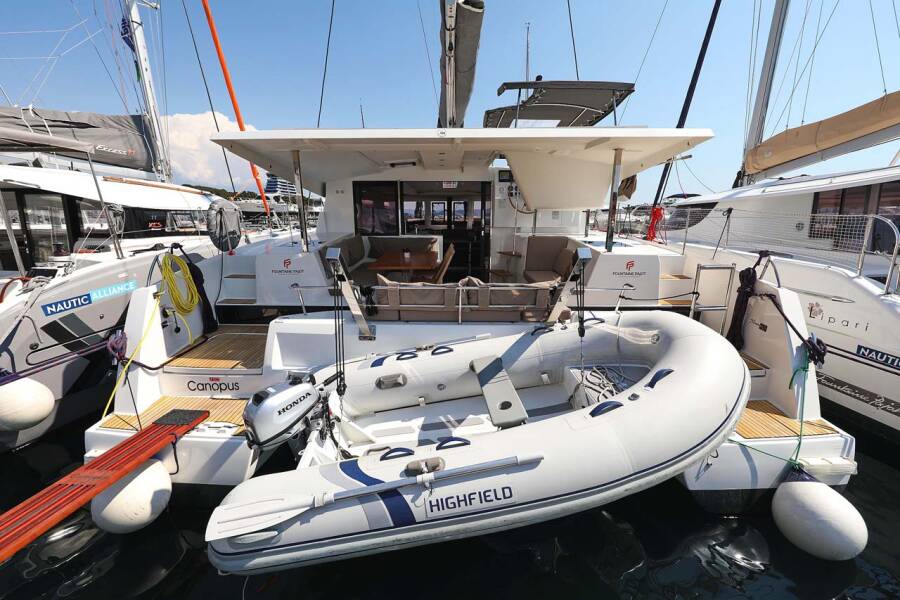 Fountaine Pajot Lucia 40