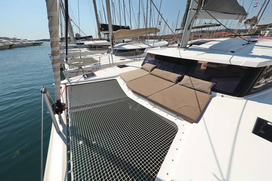 Fountaine Pajot Lucia 40