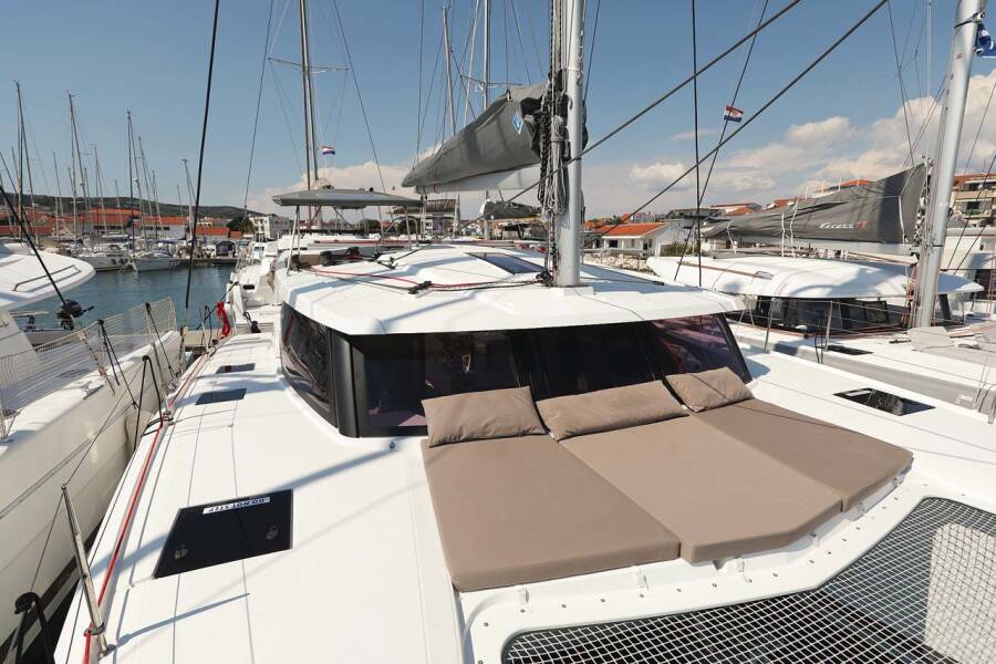 Fountaine Pajot Lucia 40