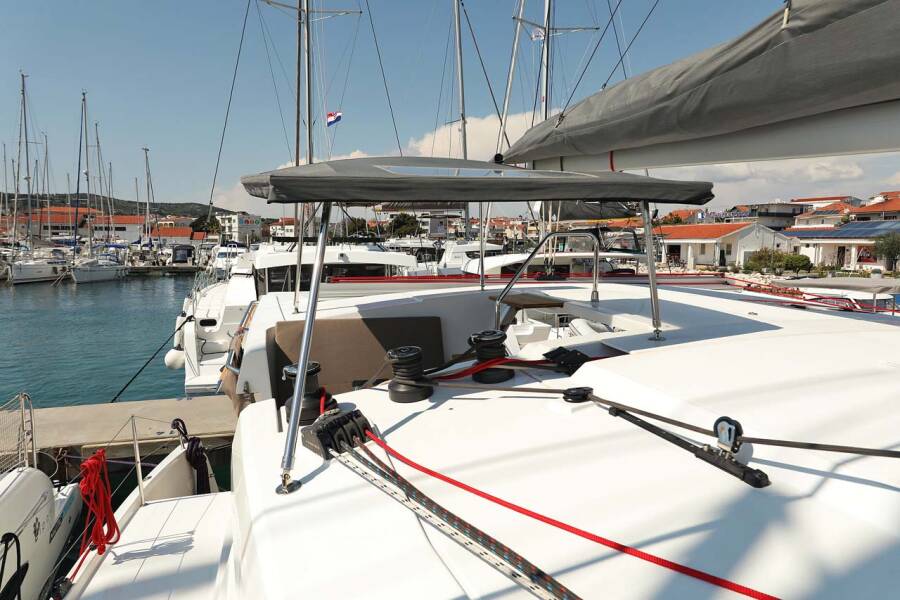 Fountaine Pajot Lucia 40