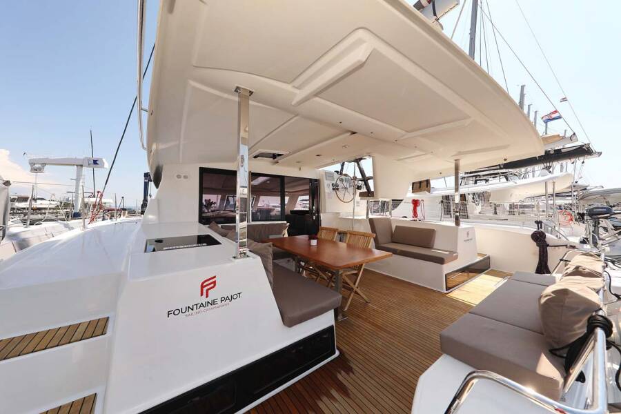 Fountaine Pajot Lucia 40