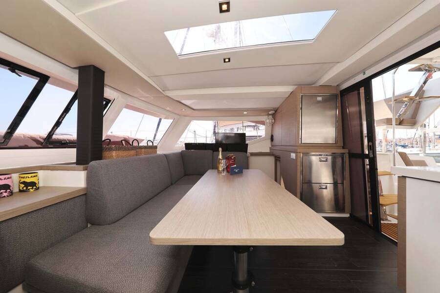 Fountaine Pajot Lucia 40