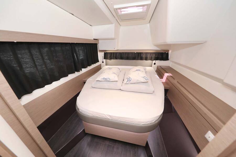 Fountaine Pajot Lucia 40