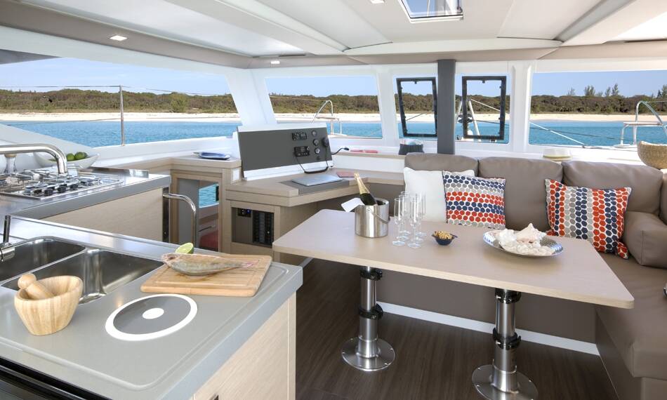 Fountaine Pajot Lucia 40