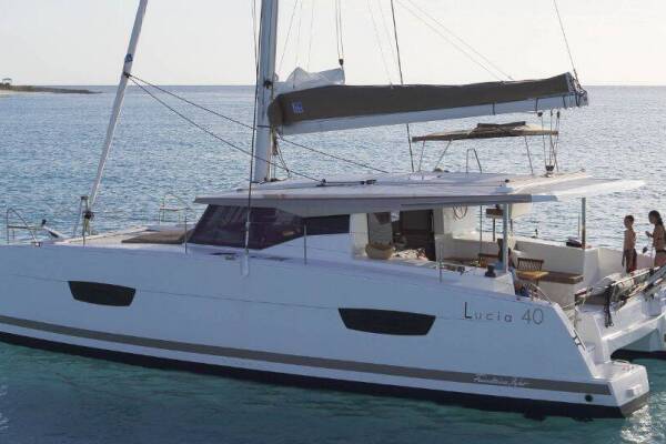 Fountaine Pajot Lucia 40