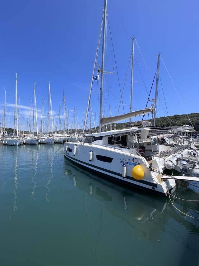 Fountaine Pajot Lucia 40