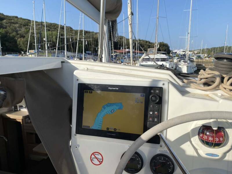 Fountaine Pajot Lucia 40