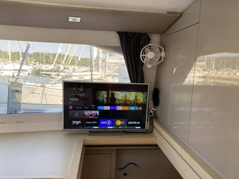 Fountaine Pajot Lucia 40