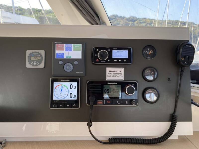 Fountaine Pajot Lucia 40