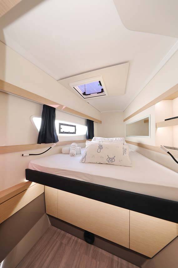 Fountaine Pajot Lucia 40