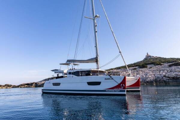 Fountaine Pajot Lucia 40