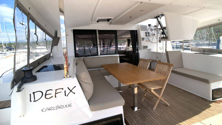 Fountaine Pajot Lucia 40