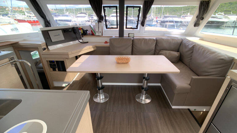 Fountaine Pajot Lucia 40