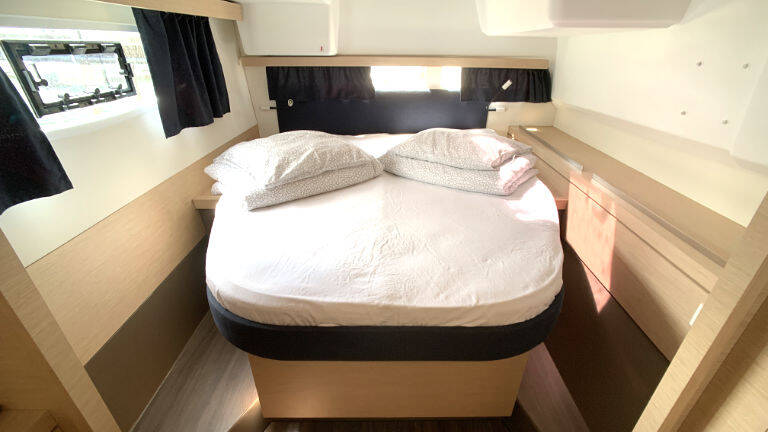 Fountaine Pajot Lucia 40