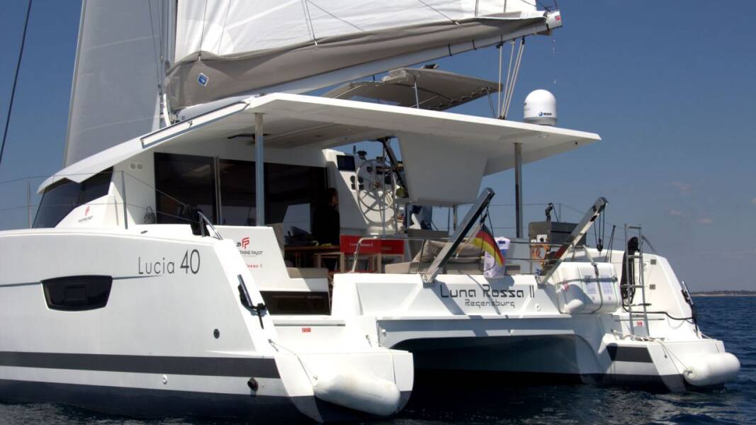 Fountaine Pajot Lucia 40