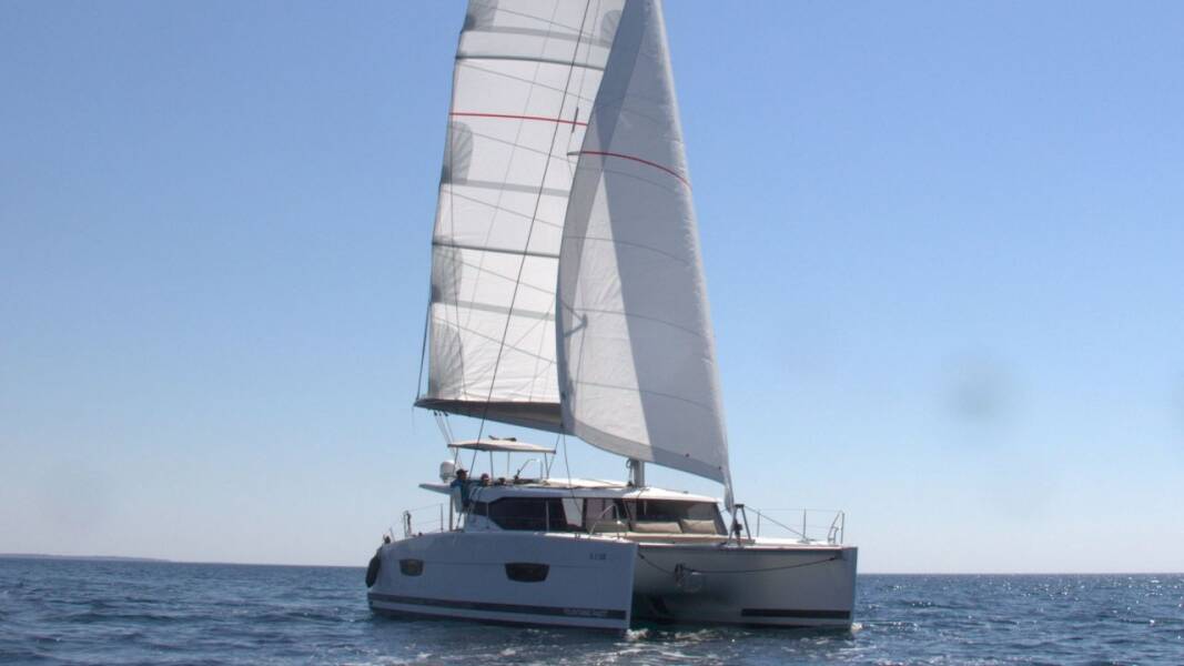 Fountaine Pajot Lucia 40