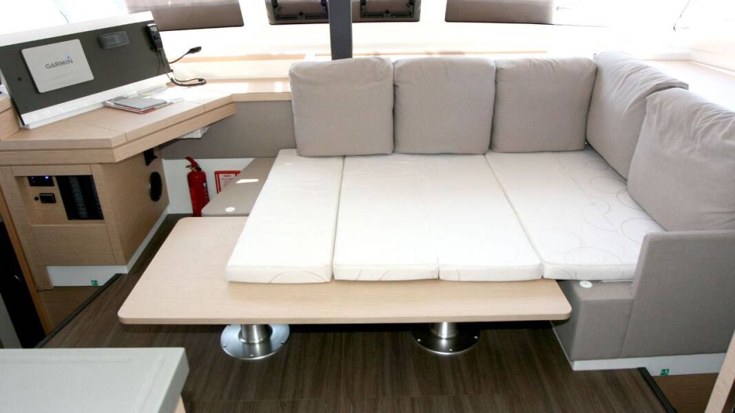 Fountaine Pajot Lucia 40