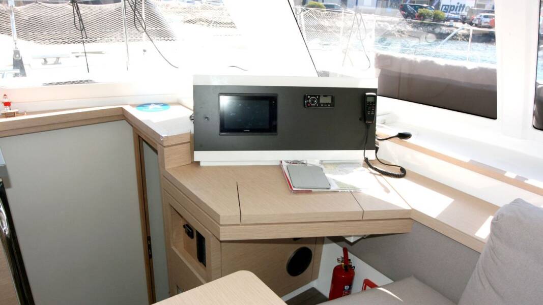 Fountaine Pajot Lucia 40