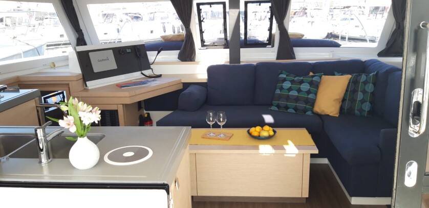 Fountaine Pajot Lucia 40