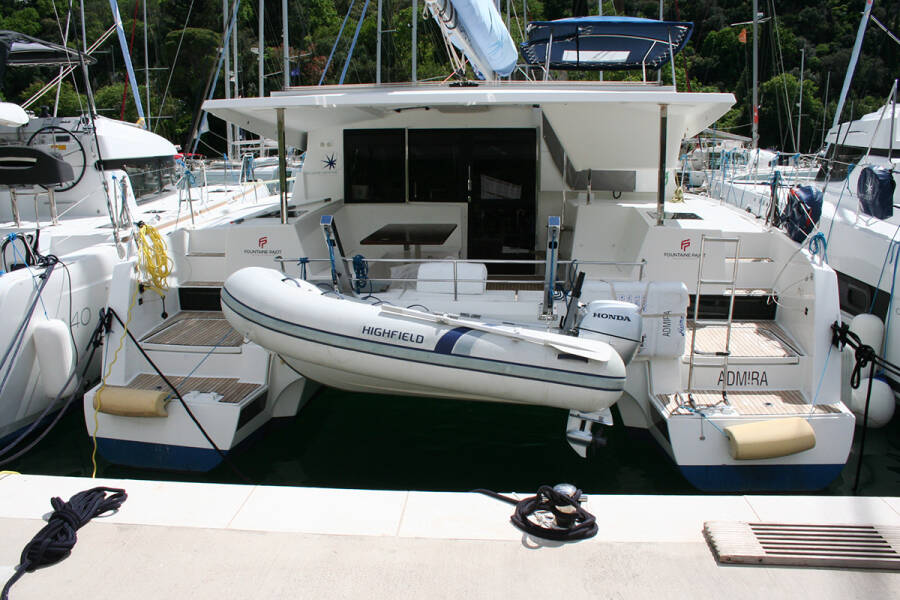 Fountaine Pajot Lucia 40