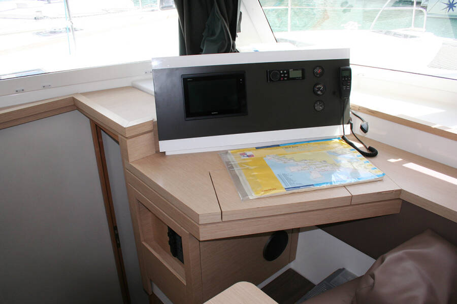 Fountaine Pajot Lucia 40