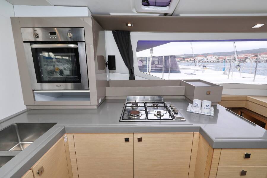 Fountaine Pajot Saona 47 Quintet