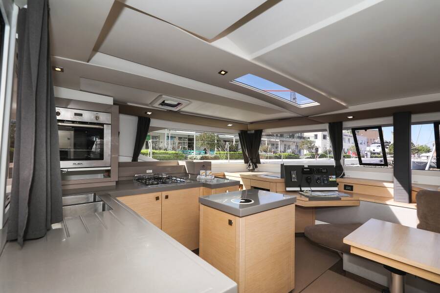 Fountaine Pajot Saona 47 Quintet