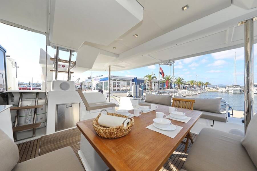 Fountaine Pajot Saona 47 Quintet