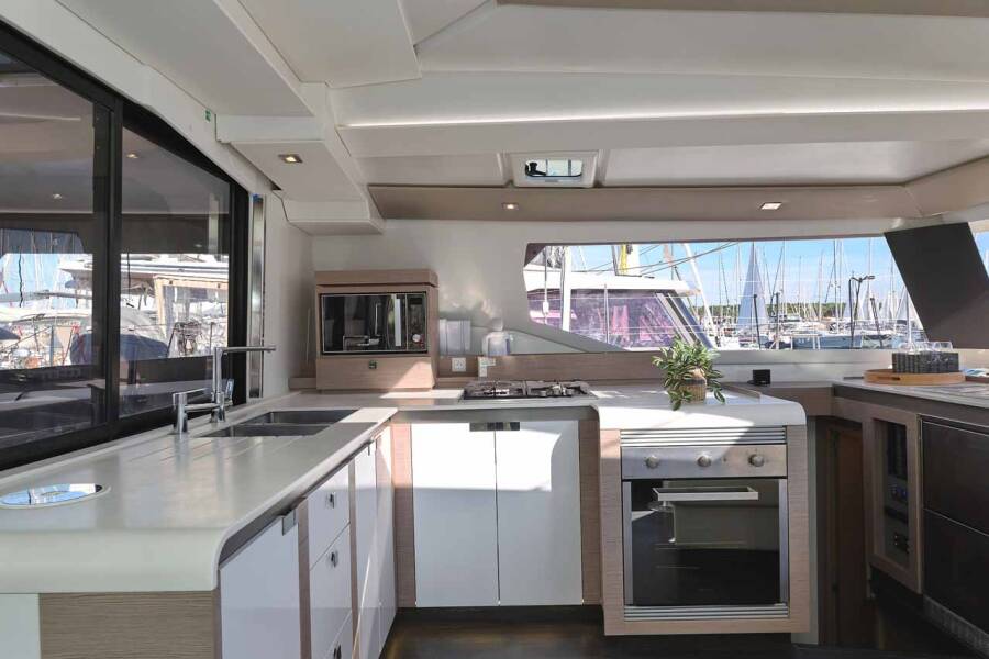 Fountaine Pajot Tanna 47