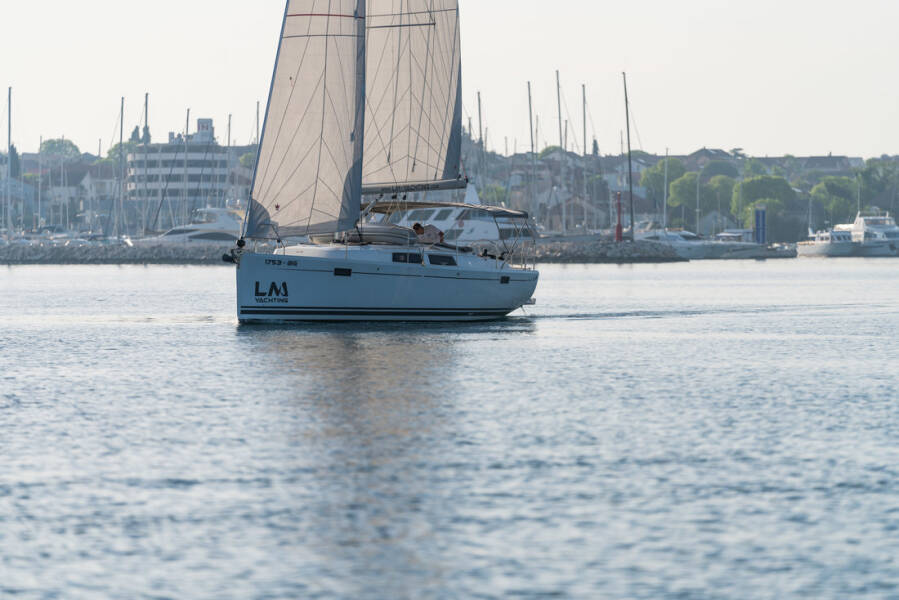 Hanse 385