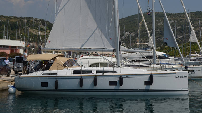 Hanse 418