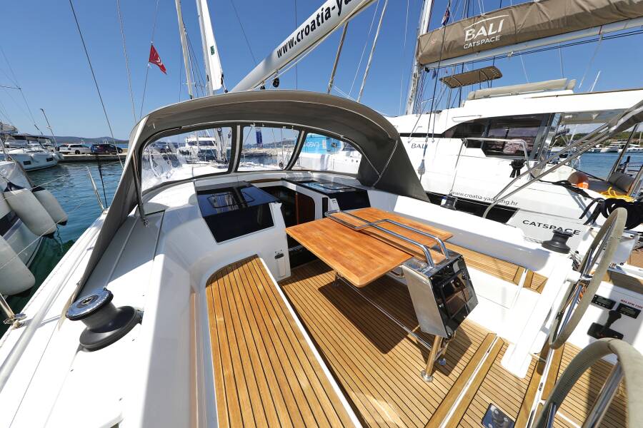 Hanse 418