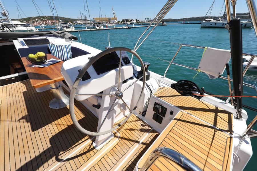 Hanse 508