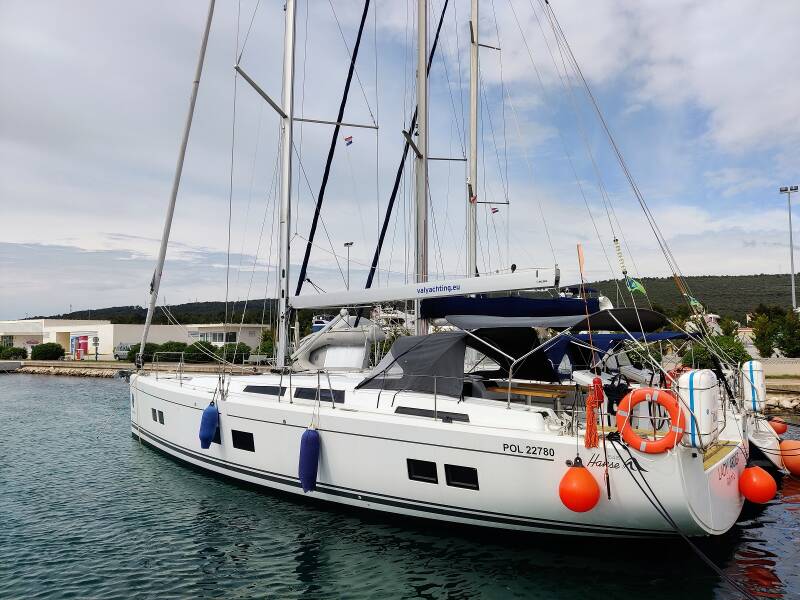 Hanse 548