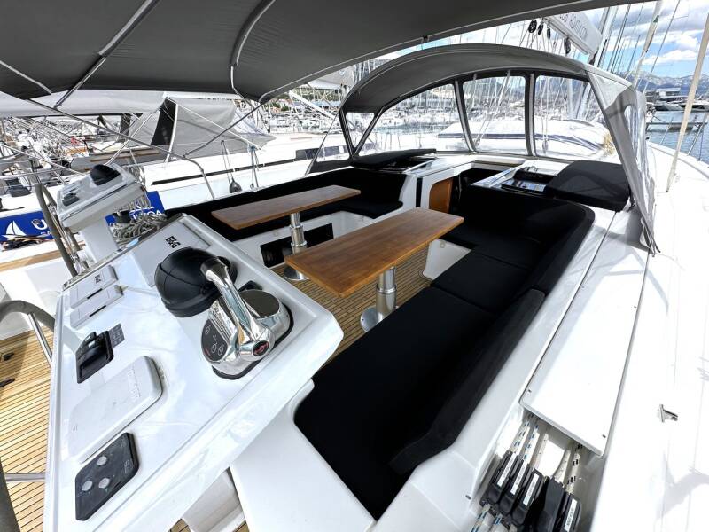 Hanse 548