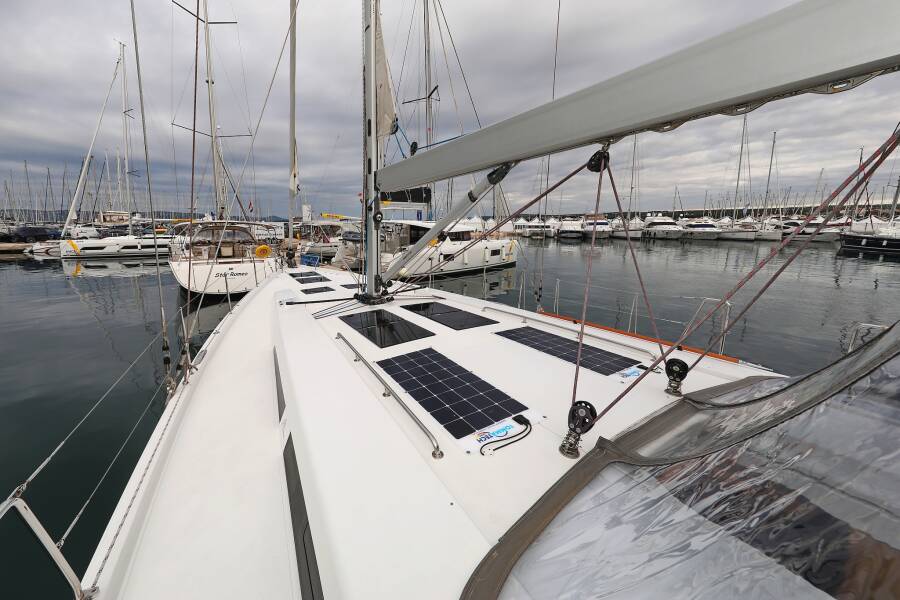 Hanse 548