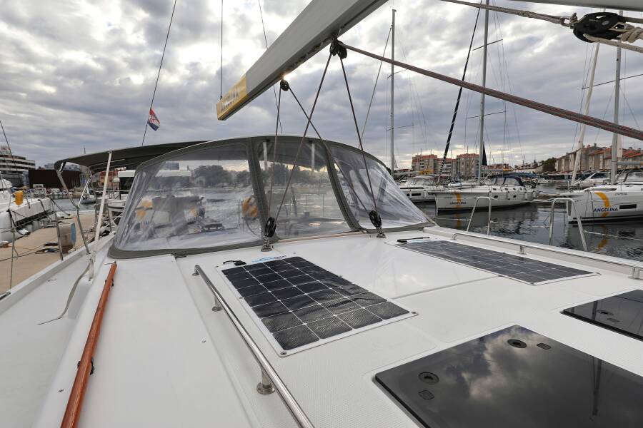 Hanse 548