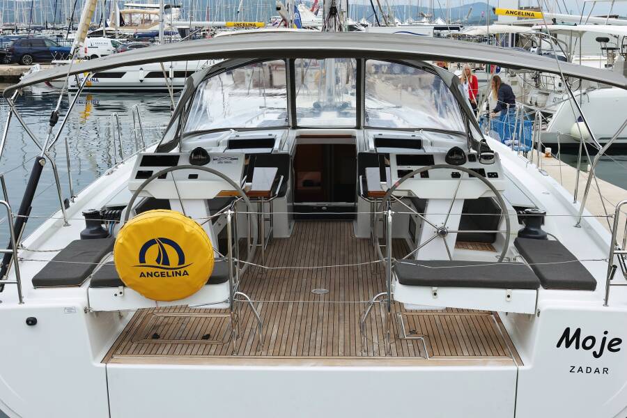 Hanse 548